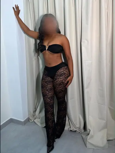 Ema, escort colombiana de 24 años en Barcelona.
