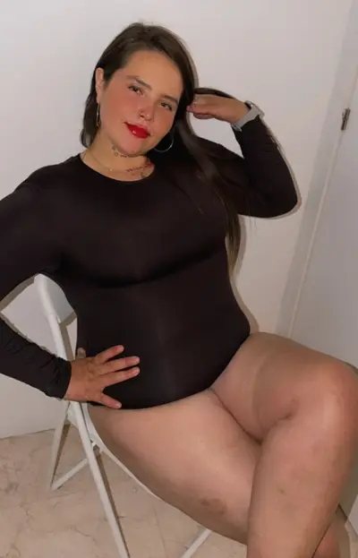 XIMENA 25 AÑOS MODELO CURVY RECIEN LLEGADA!