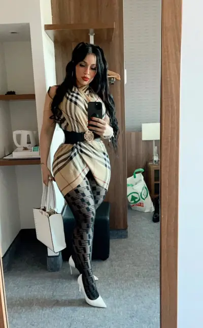 NIKOLE, ESCORT LATINA DE 34 AÑOS EN LEON