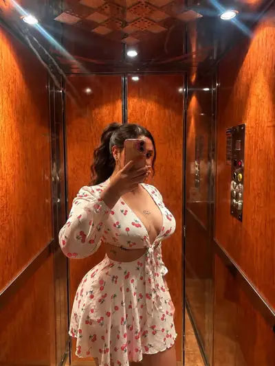 SOFIA, ESCORT COLOMBIANA DE 23 AÑOS EN LLEIDA